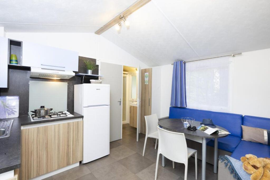 Camping Ushuaia Villages Au Bois Joli Andryes Exterior photo